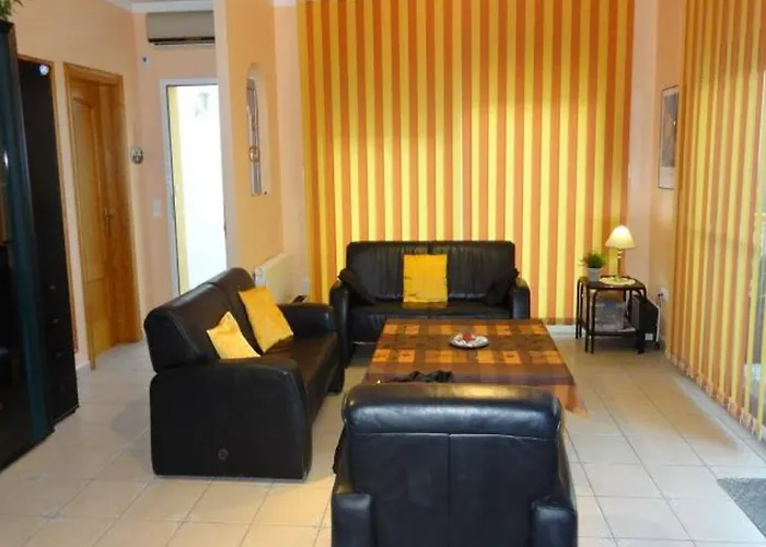 Petra Villa Pego