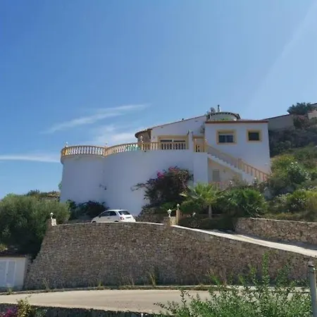 Petra Villa Pego